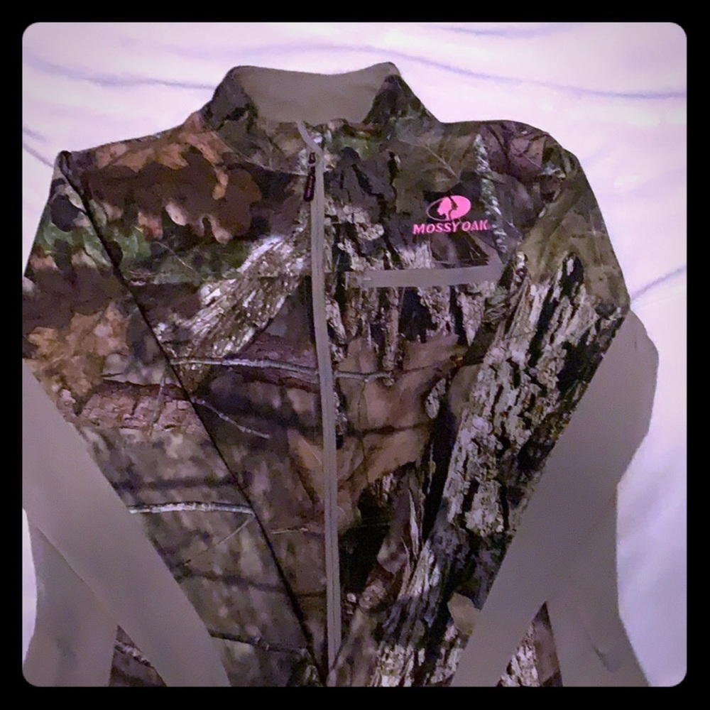 Women’s Fitted Mossy Oak Jacket Water Repellent